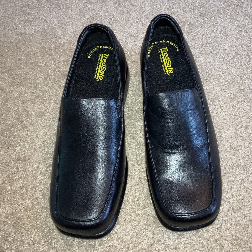 size 7, tred safe shoes, non slip bottoms